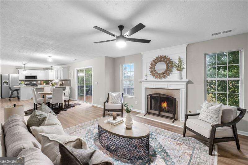 5077 Newpark Drive Nw Property Photo 2