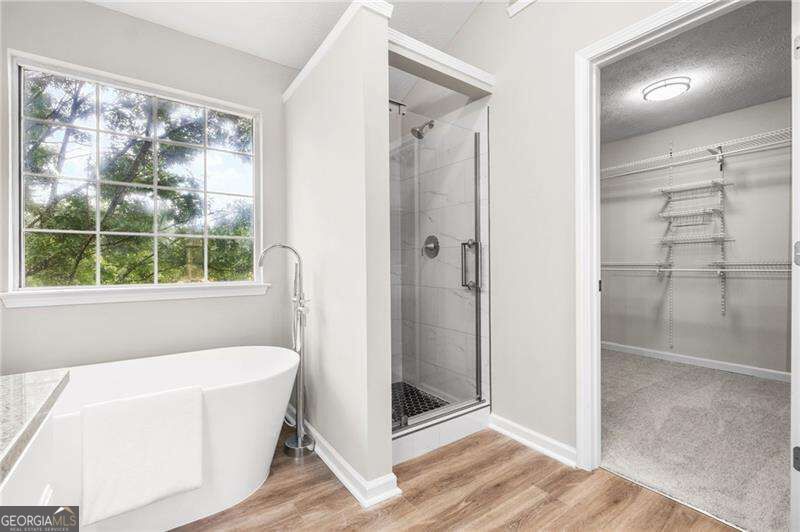5077 Newpark Drive Nw Property Photo 3