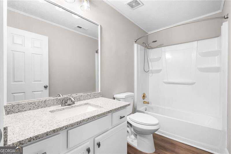 5077 Newpark Drive Nw Property Photo 25