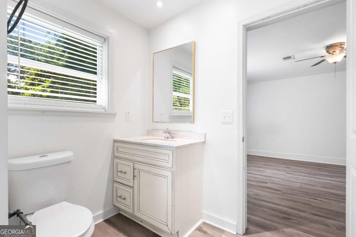 4348 Midway Road Property Photo 16