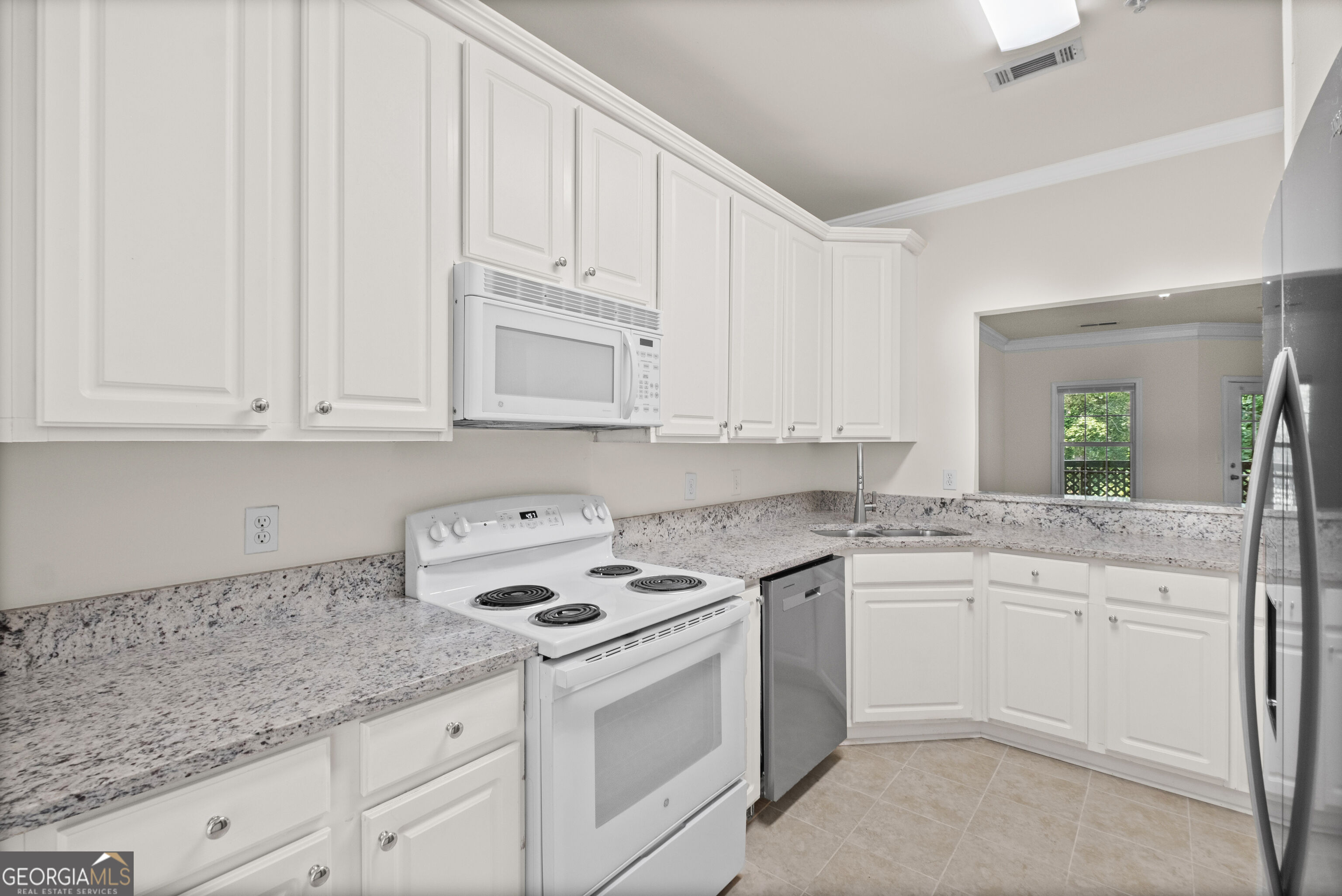 8849 Fairview Bluff Road Property Photo 4