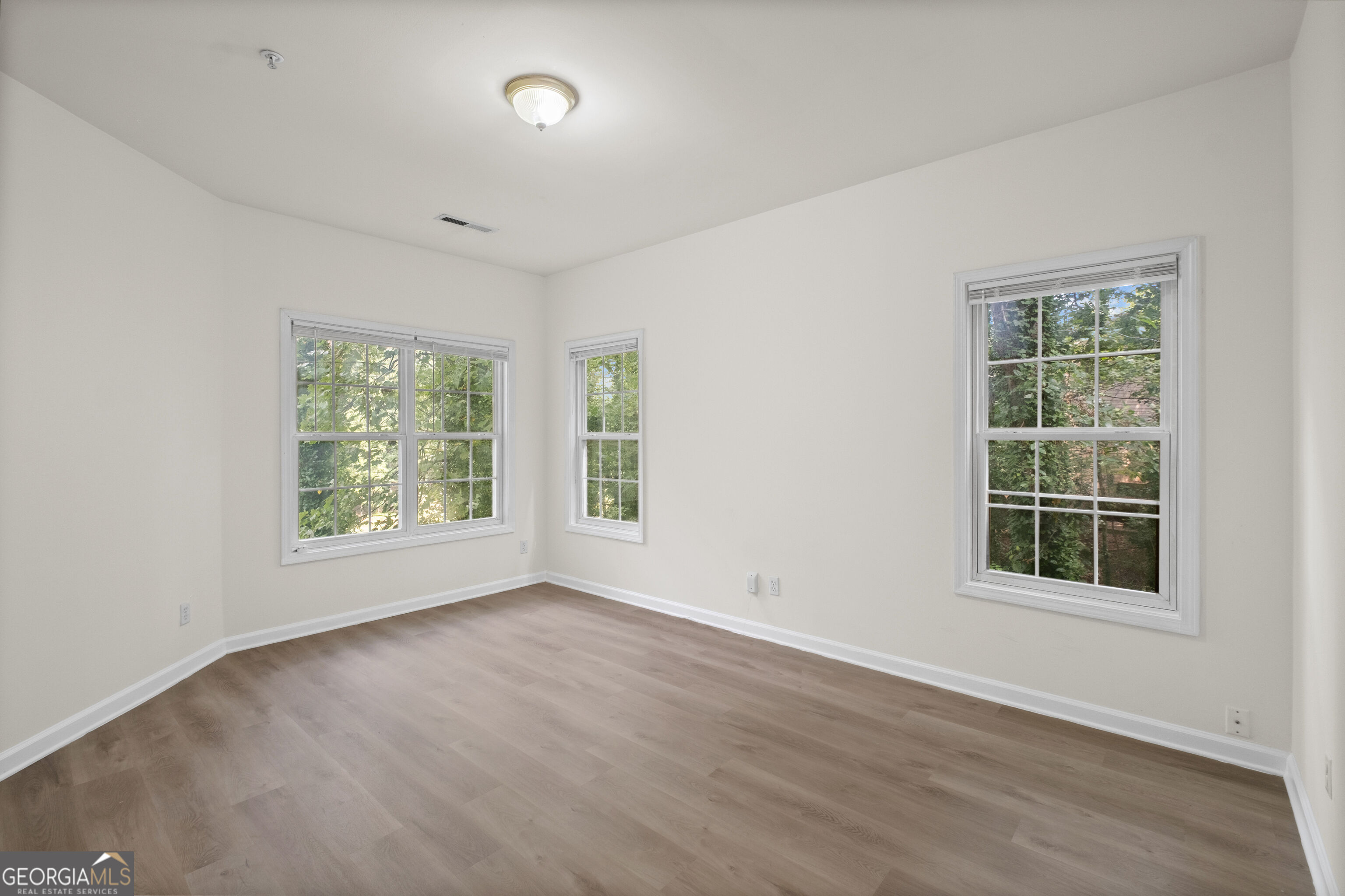 8849 Fairview Bluff Road Property Photo 12