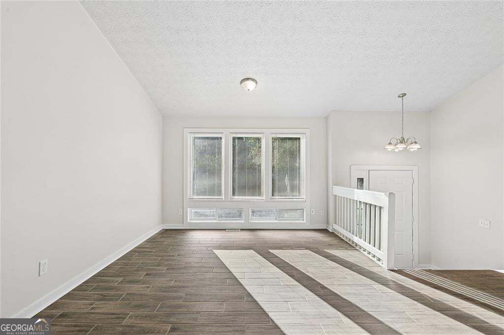 587 Farmbrook Trail Ne Property Photo 5