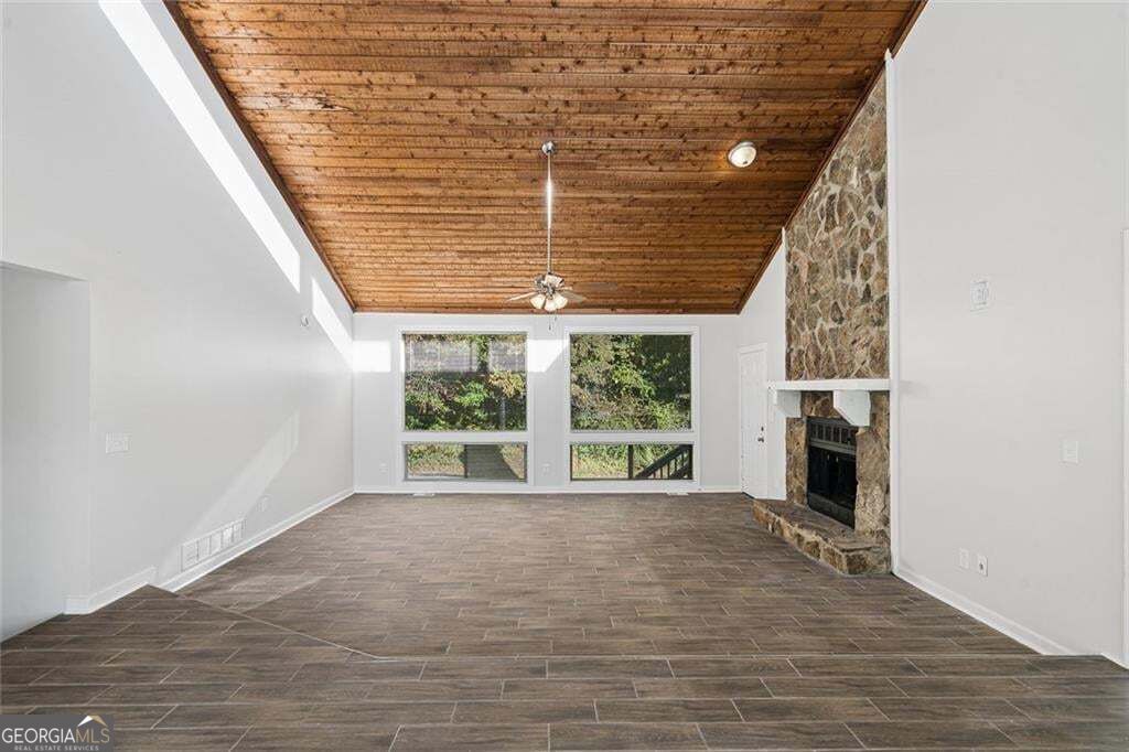 587 Farmbrook Trail Ne Property Photo 6