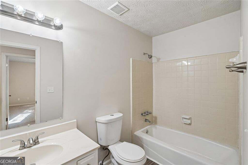 587 Farmbrook Trail Ne Property Photo 15
