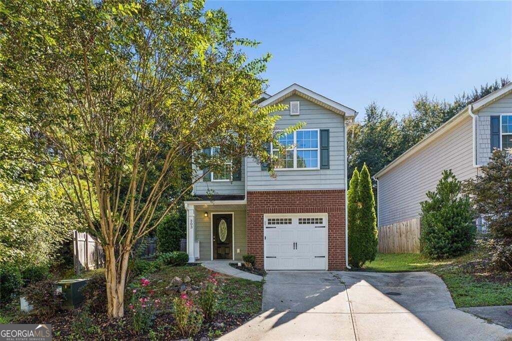 303 Village Chase Property Photo 1