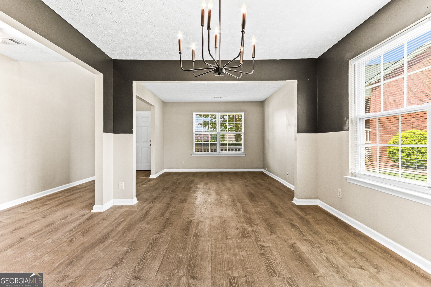 2835 Storybook Court Property Photo 2