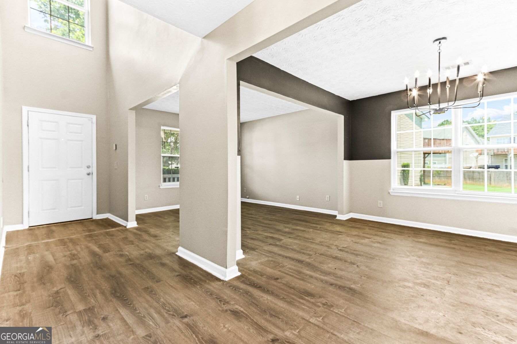 2835 Storybook Court Property Photo 5
