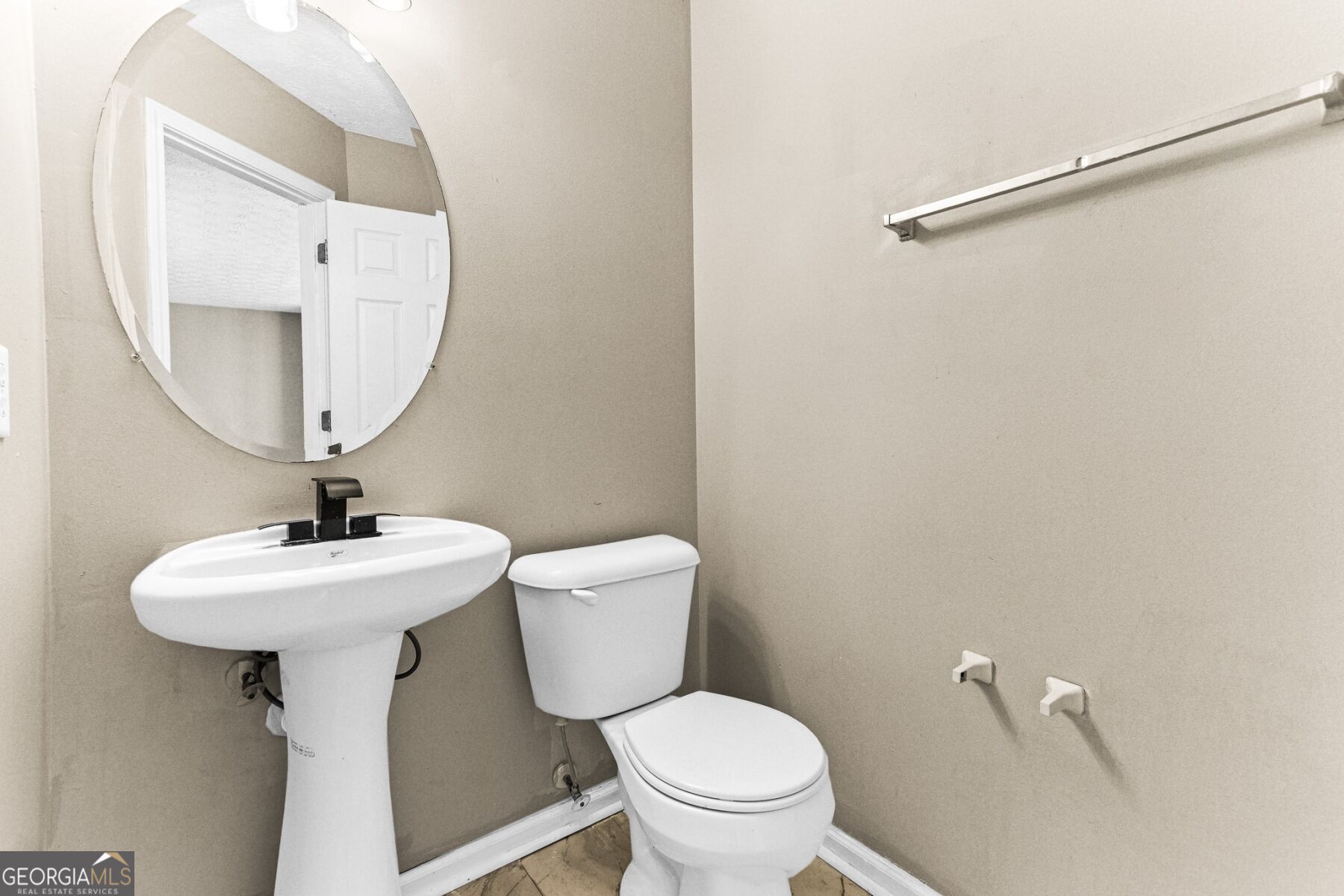 2835 Storybook Court Property Photo 7