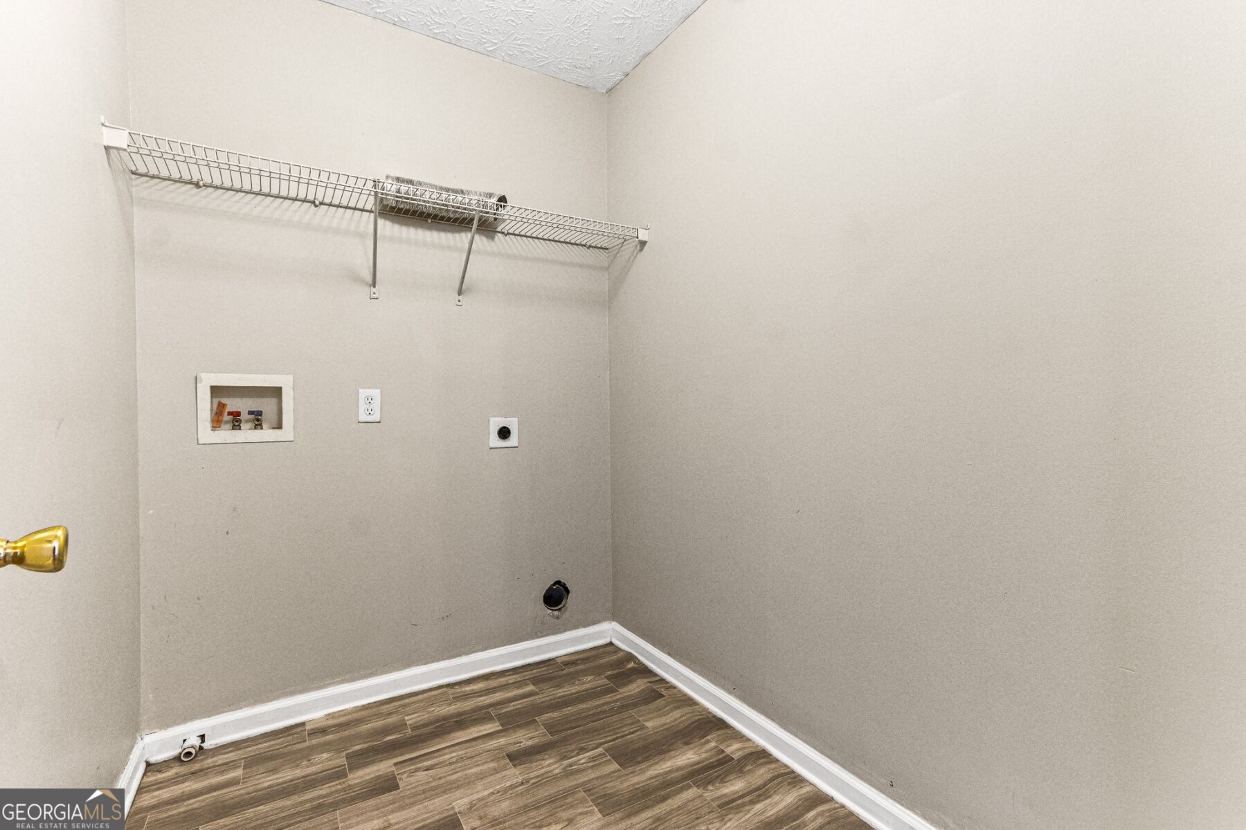 2835 Storybook Court Property Photo 17