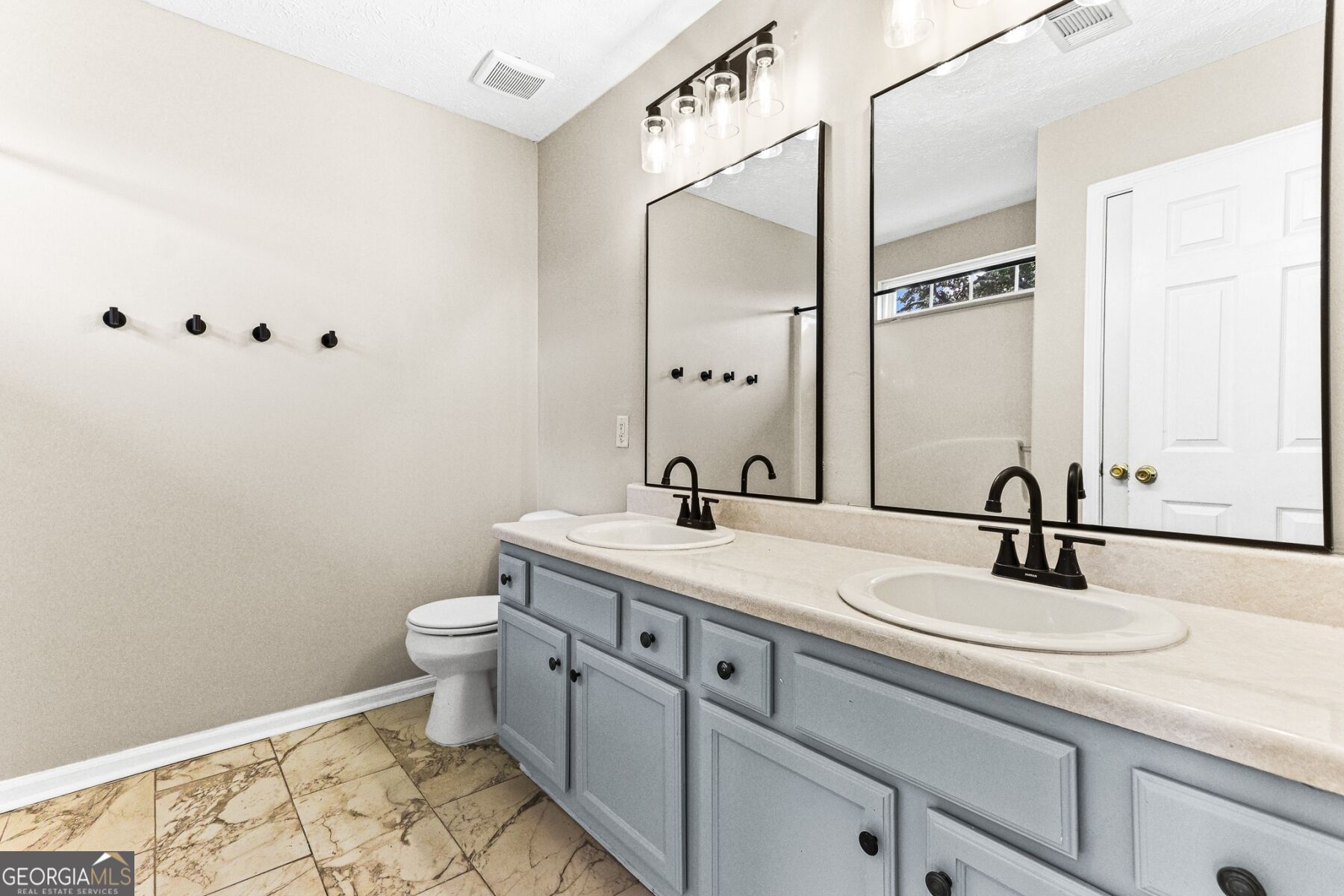 2835 Storybook Court Property Photo 23