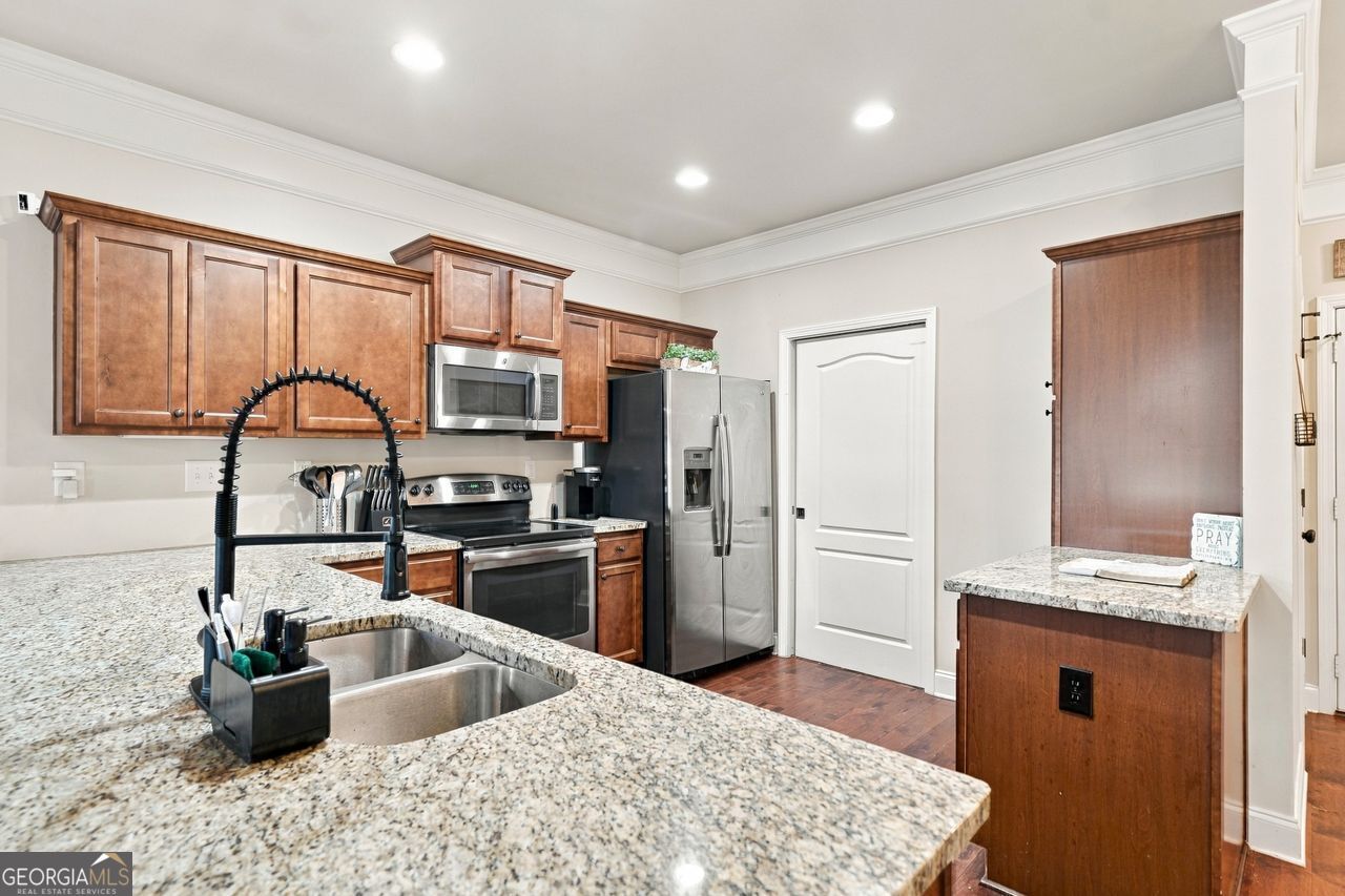 2849 Fox Bridge Court Property Photo 6