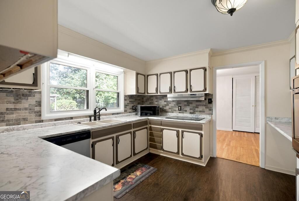 331 Clairmont Drive Property Photo 15