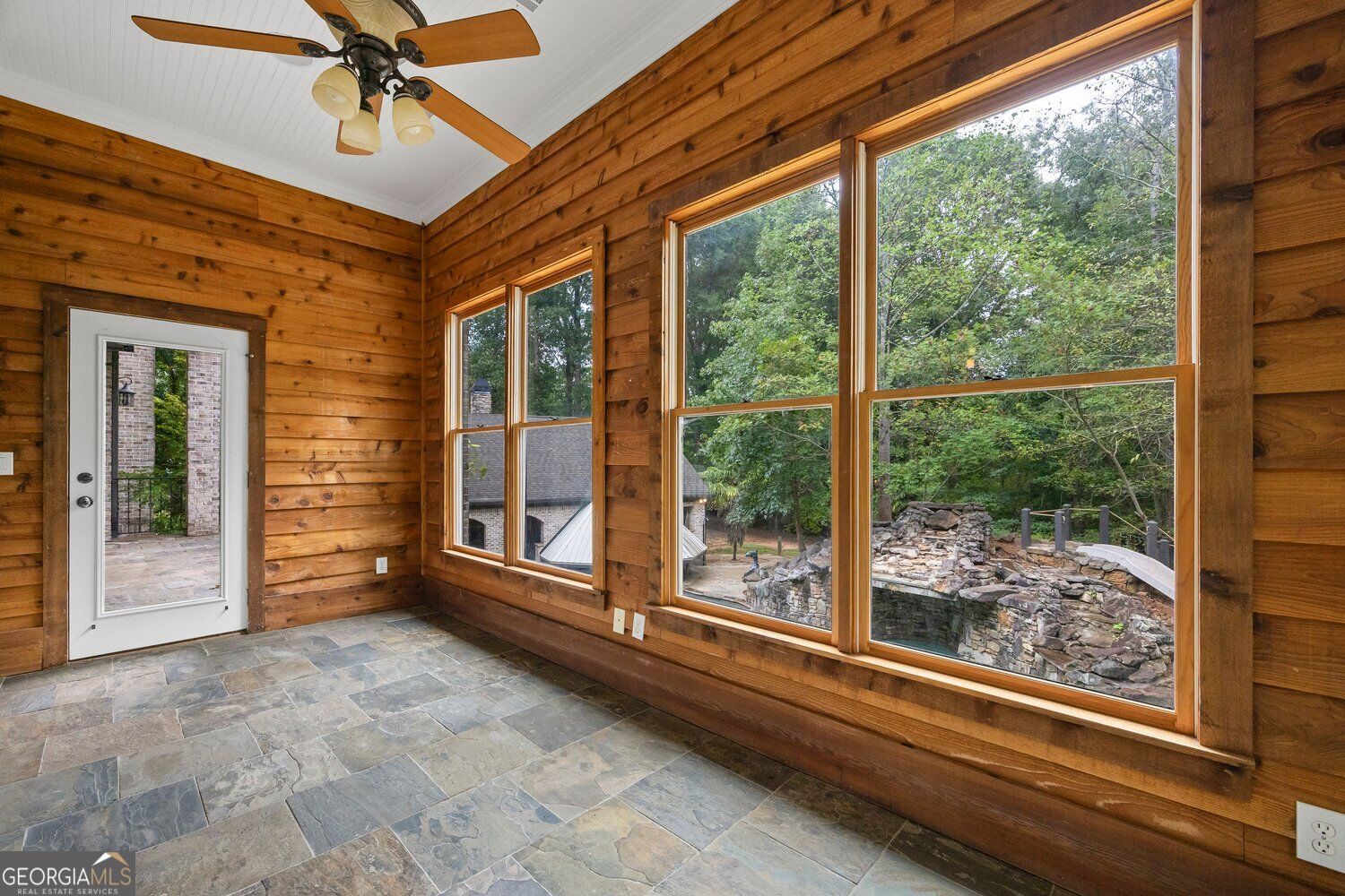 536 St Ives Walk Property Photo 28