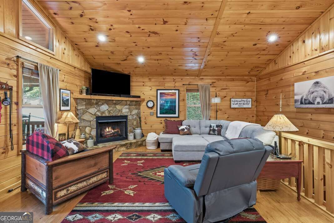 327 Eagles Nest Lane Property Photo 3