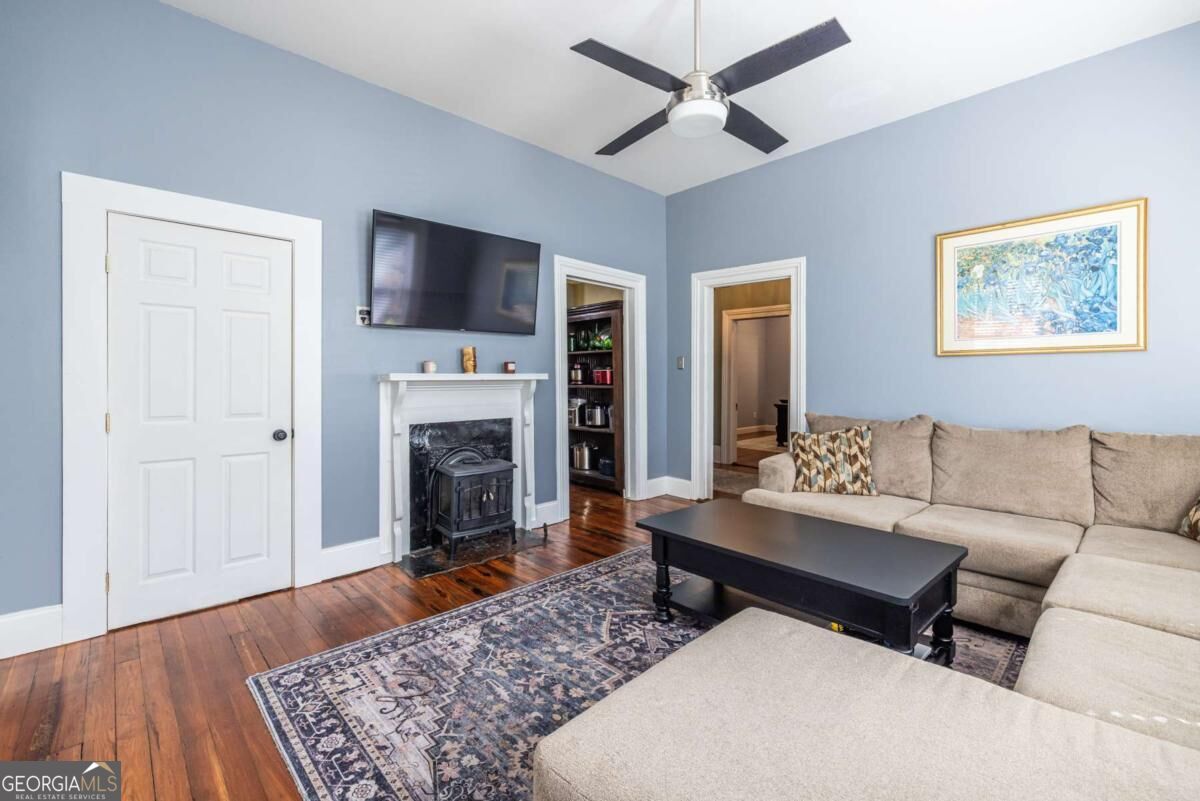 852 Kirkwood Avenue Se Property Photo 7