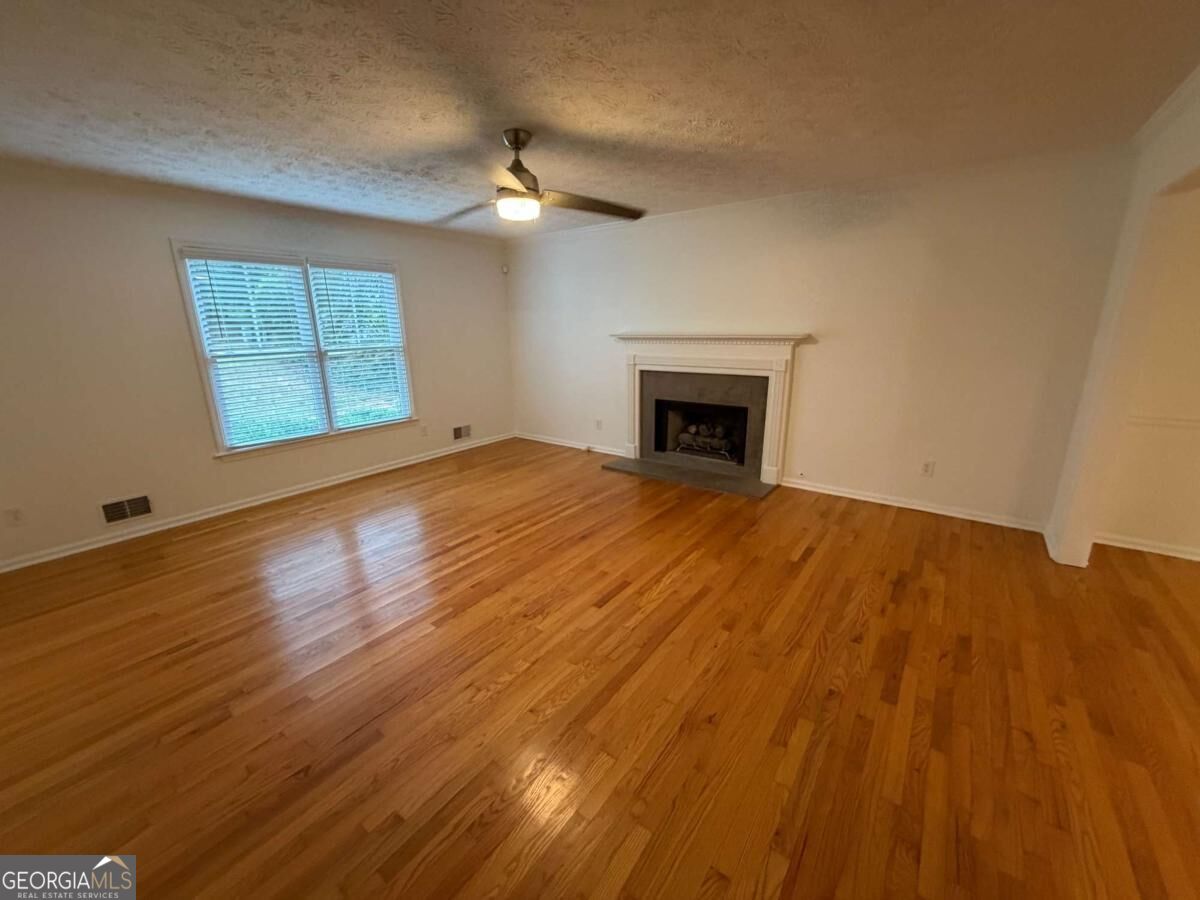 190 Timber Oak Cove Property Photo 3