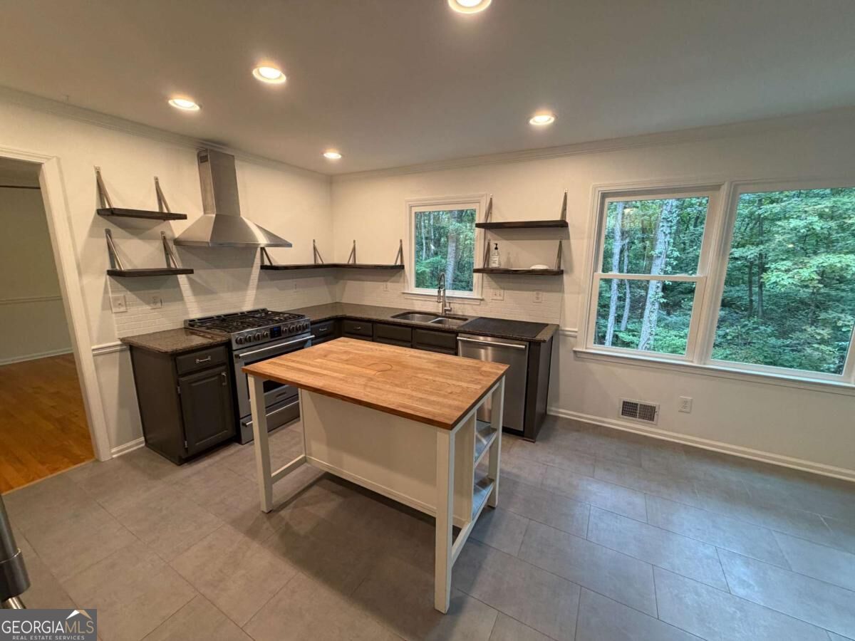 190 Timber Oak Cove Property Photo 8