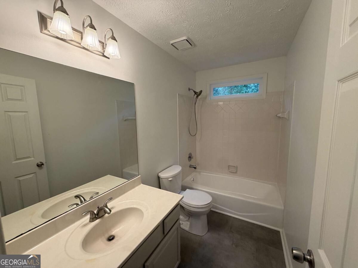 190 Timber Oak Cove Property Photo 16