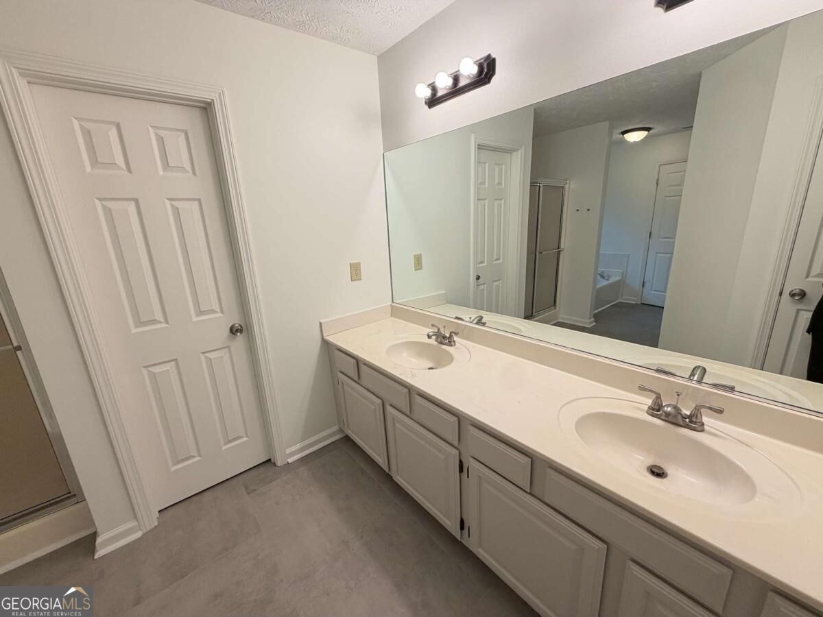 190 Timber Oak Cove Property Photo 22