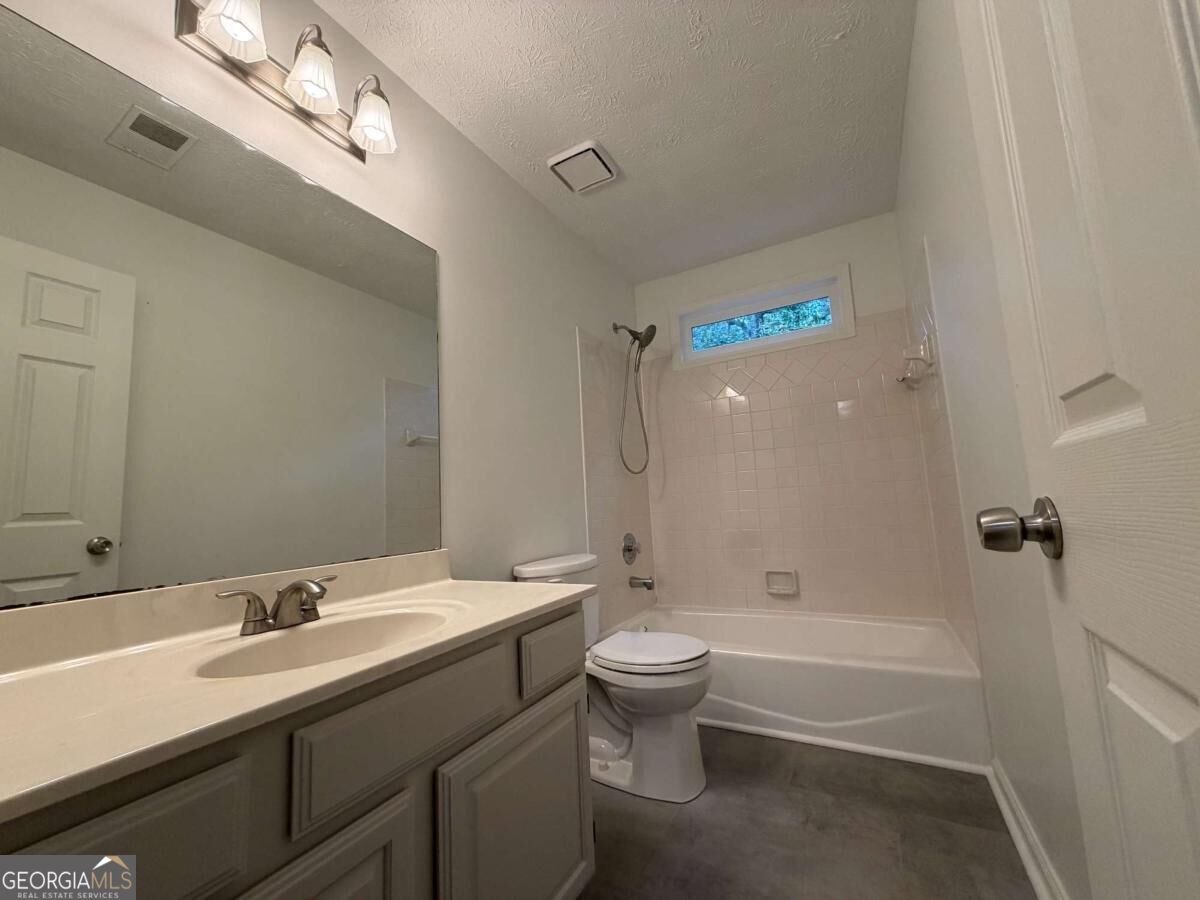 190 Timber Oak Cove Property Photo 25
