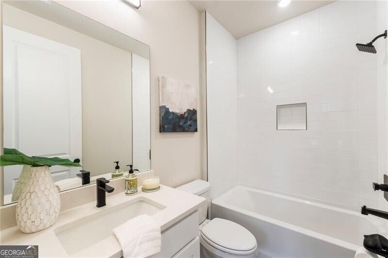 2202 Carlton Court Property Photo 7