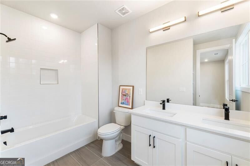 2202 Carlton Court Property Photo 29