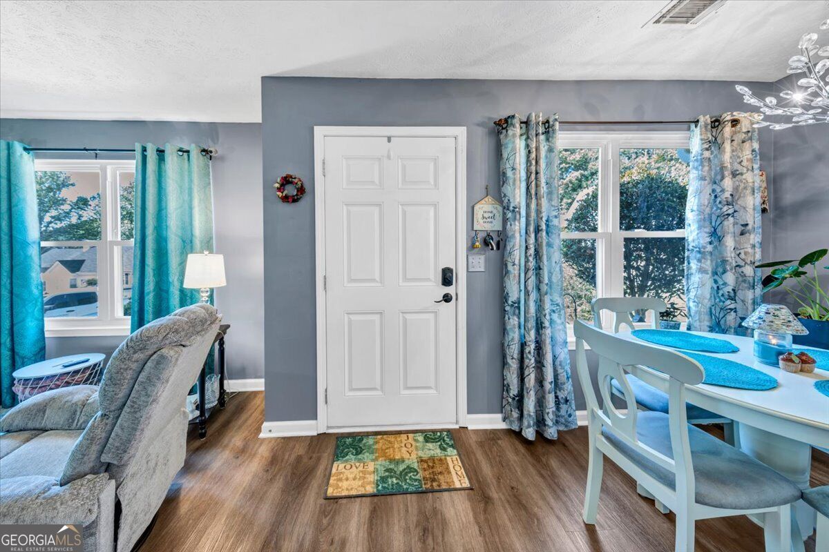 137 Gentle Breeze Court Property Photo 6