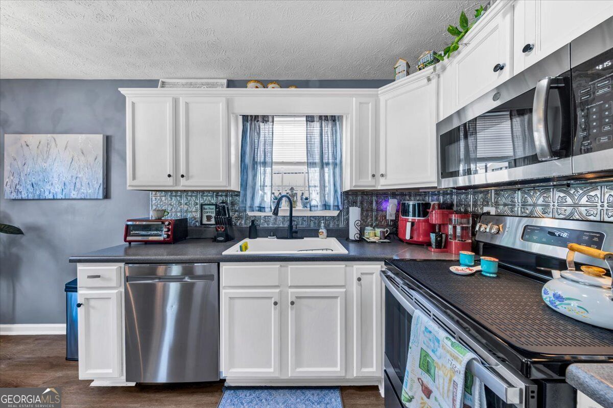 137 Gentle Breeze Court Property Photo 16