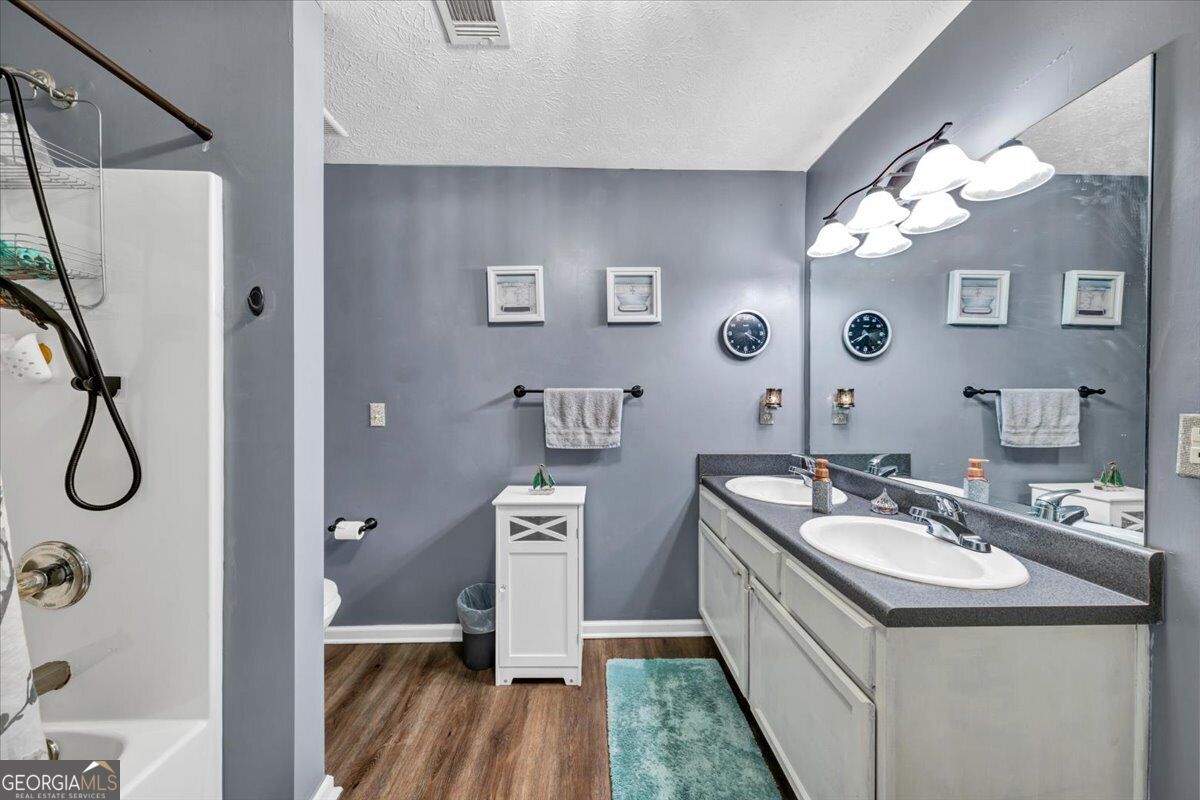 137 Gentle Breeze Court Property Photo 19