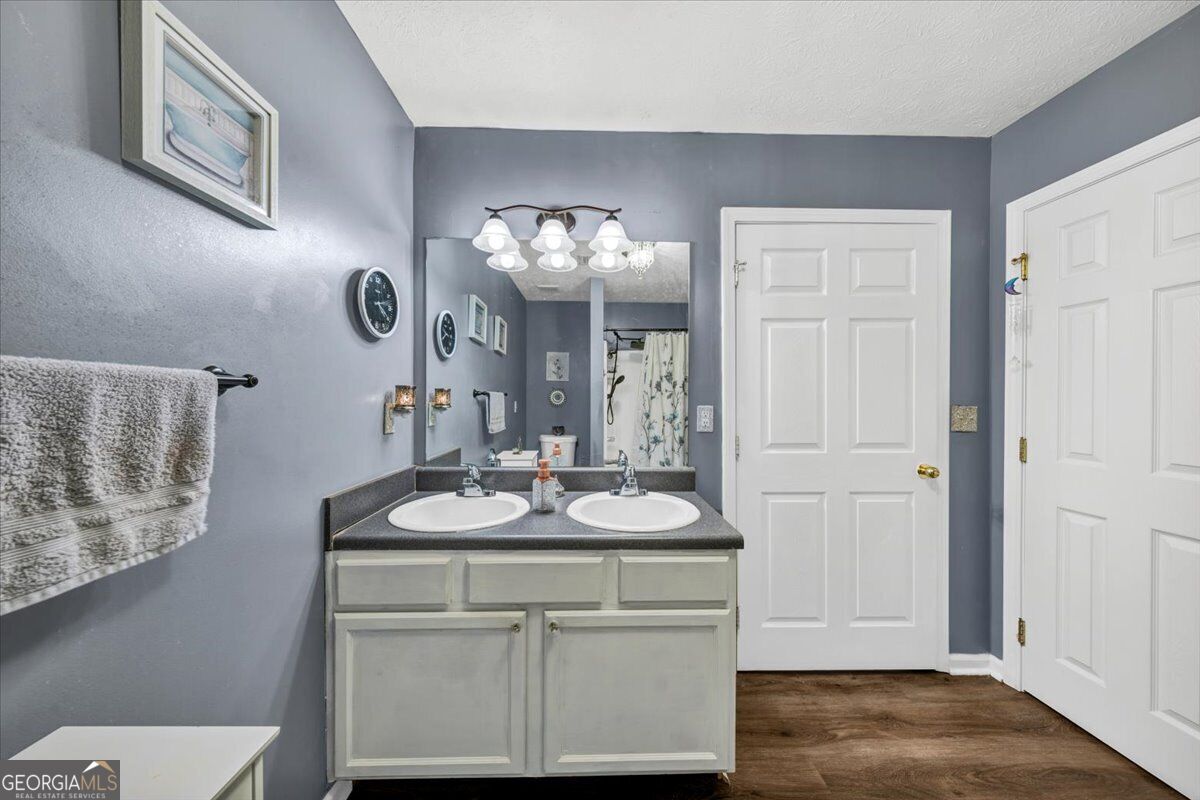 137 Gentle Breeze Court Property Photo 20