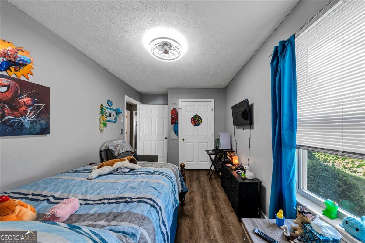 137 Gentle Breeze Court Property Photo 24