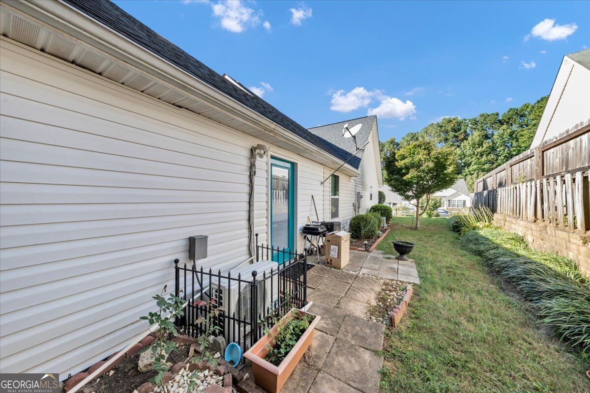 137 Gentle Breeze Court Property Photo 32