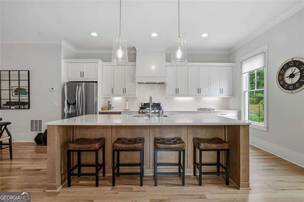 1033 Endeavour Court Property Photo 1