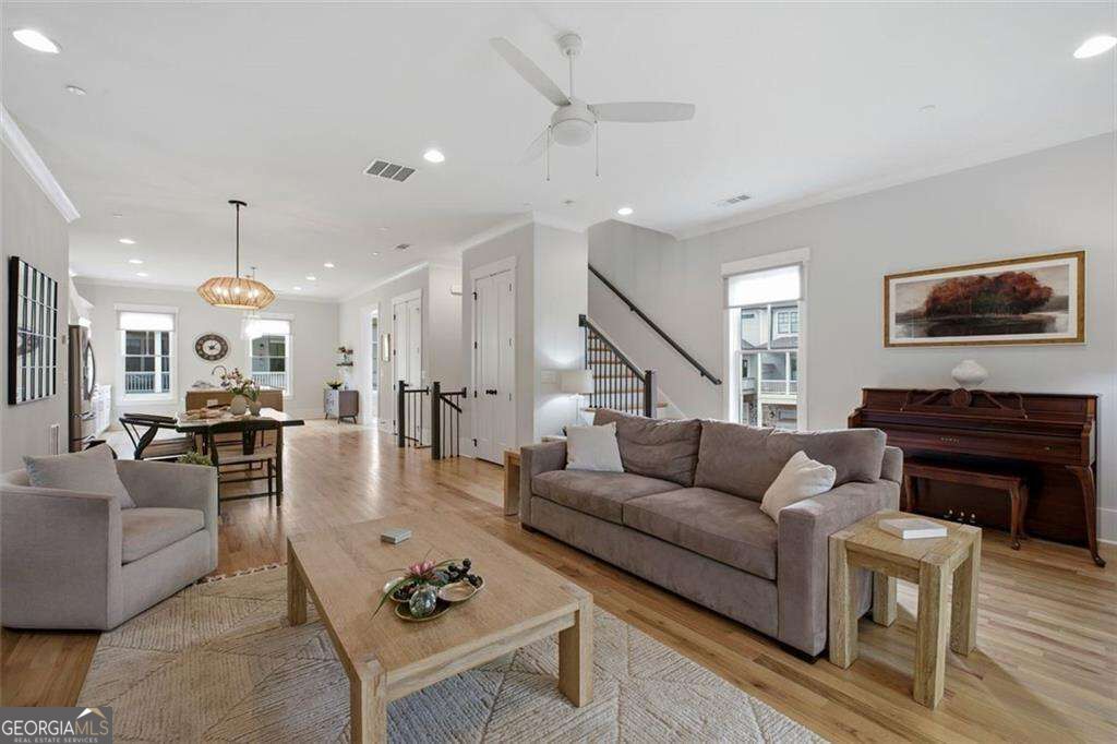 1033 Endeavour Court Property Photo 9
