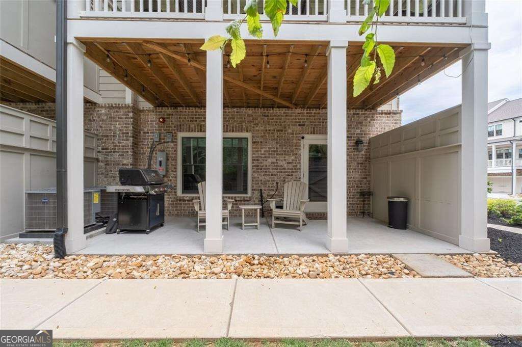 1033 Endeavour Court Property Photo 38