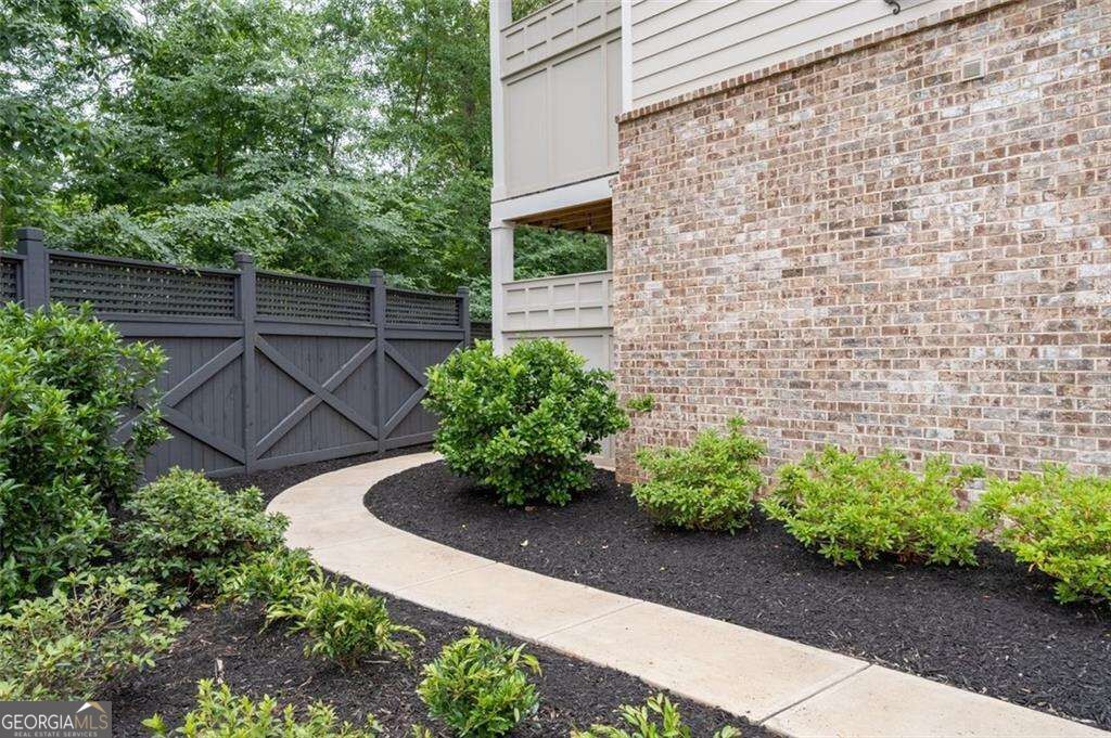 1033 Endeavour Court Property Photo 39