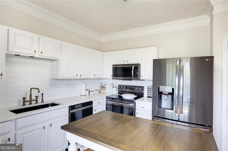720 Breeze Lane Property Photo 8