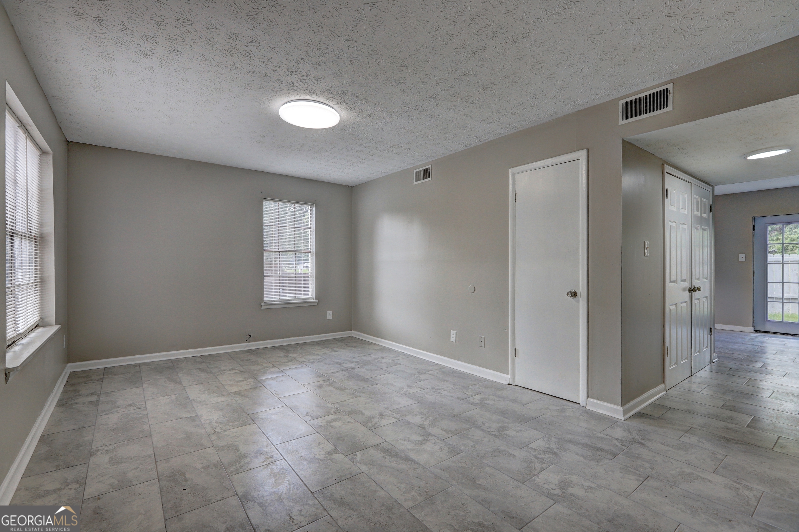 738 Dunaire Way Property Photo 8