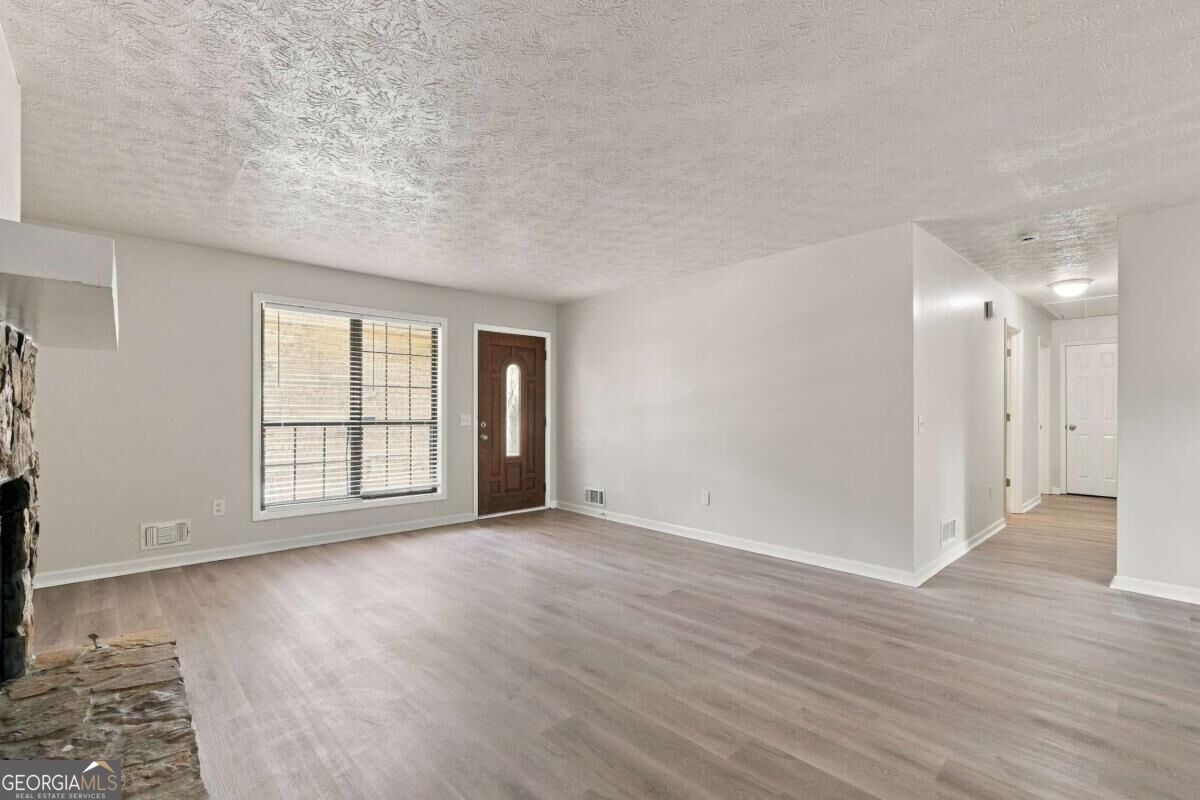 2624 Majestic Way Property Photo 4