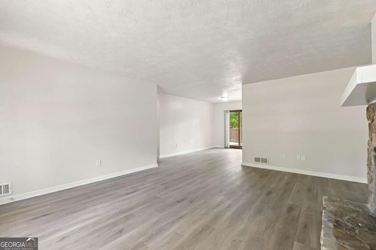 2624 Majestic Way Property Photo 5