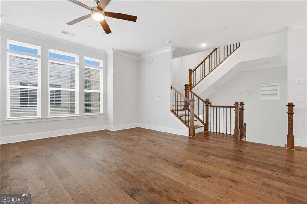 579 Broadview Place Ne Property Photo 14