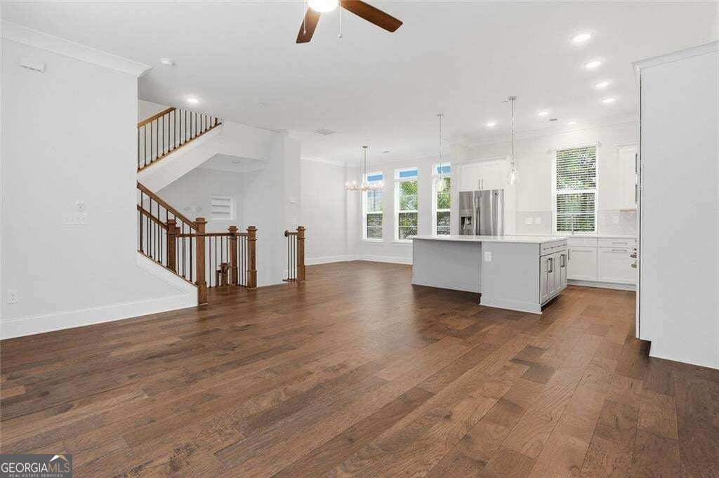 579 Broadview Place Ne Property Photo 16