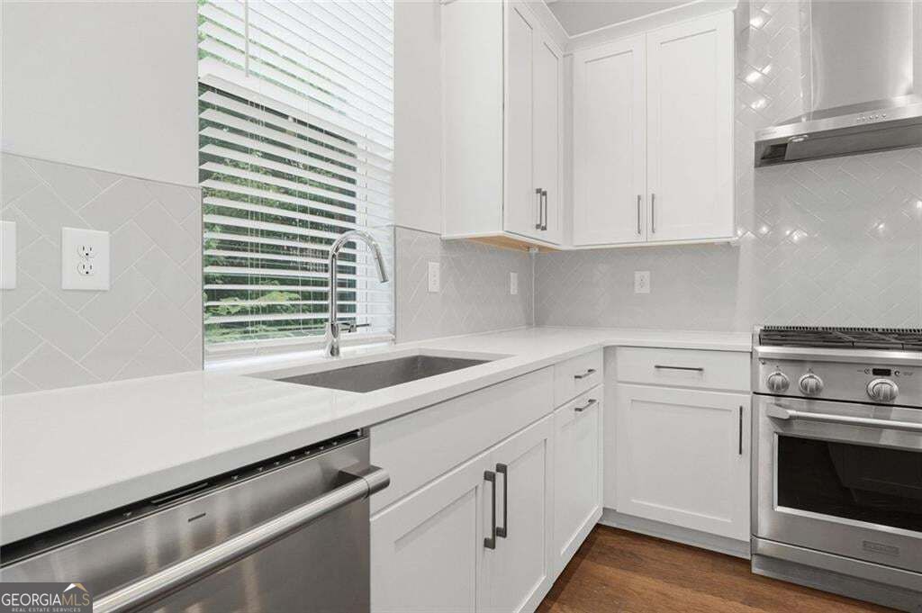 579 Broadview Place Ne Property Photo 25