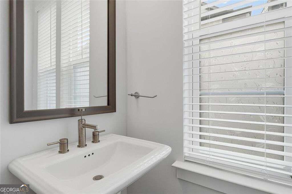 579 Broadview Place Ne Property Photo 26