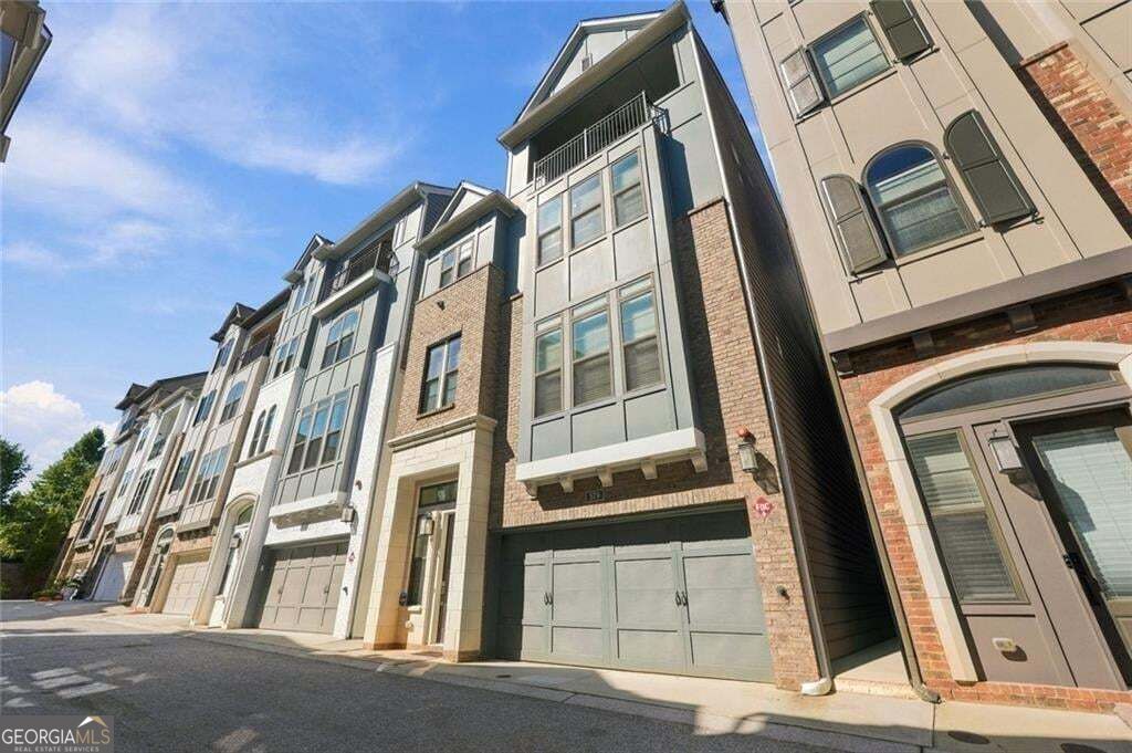 579 Broadview Place Ne Property Photo 54