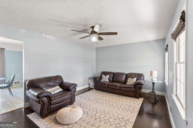213 Cook Street Property Photo 5
