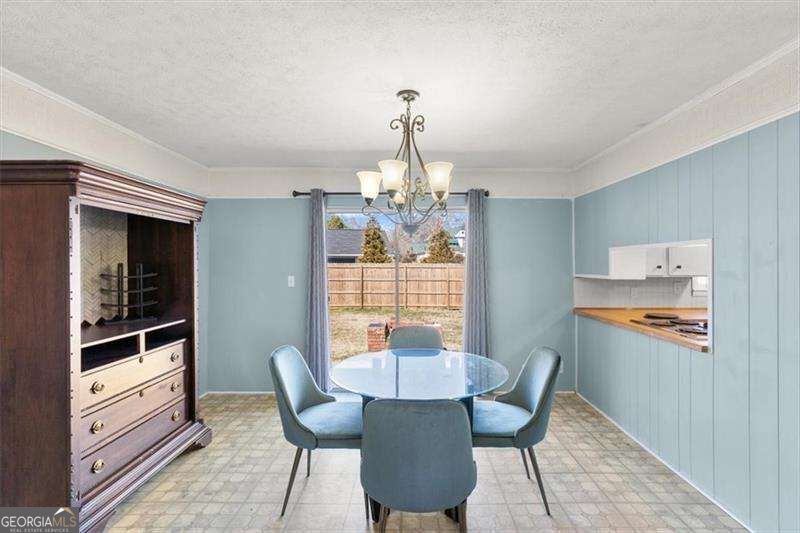 213 Cook Street Property Photo 8
