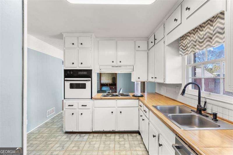 213 Cook Street Property Photo 13
