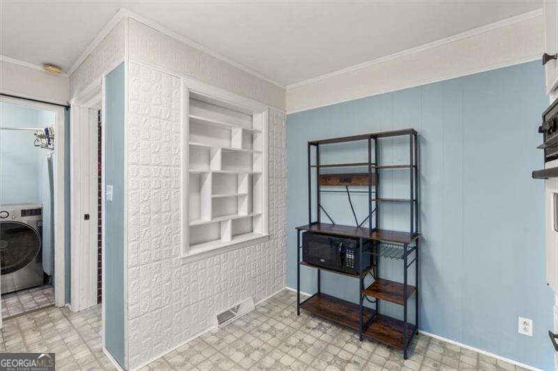 213 Cook Street Property Photo 15